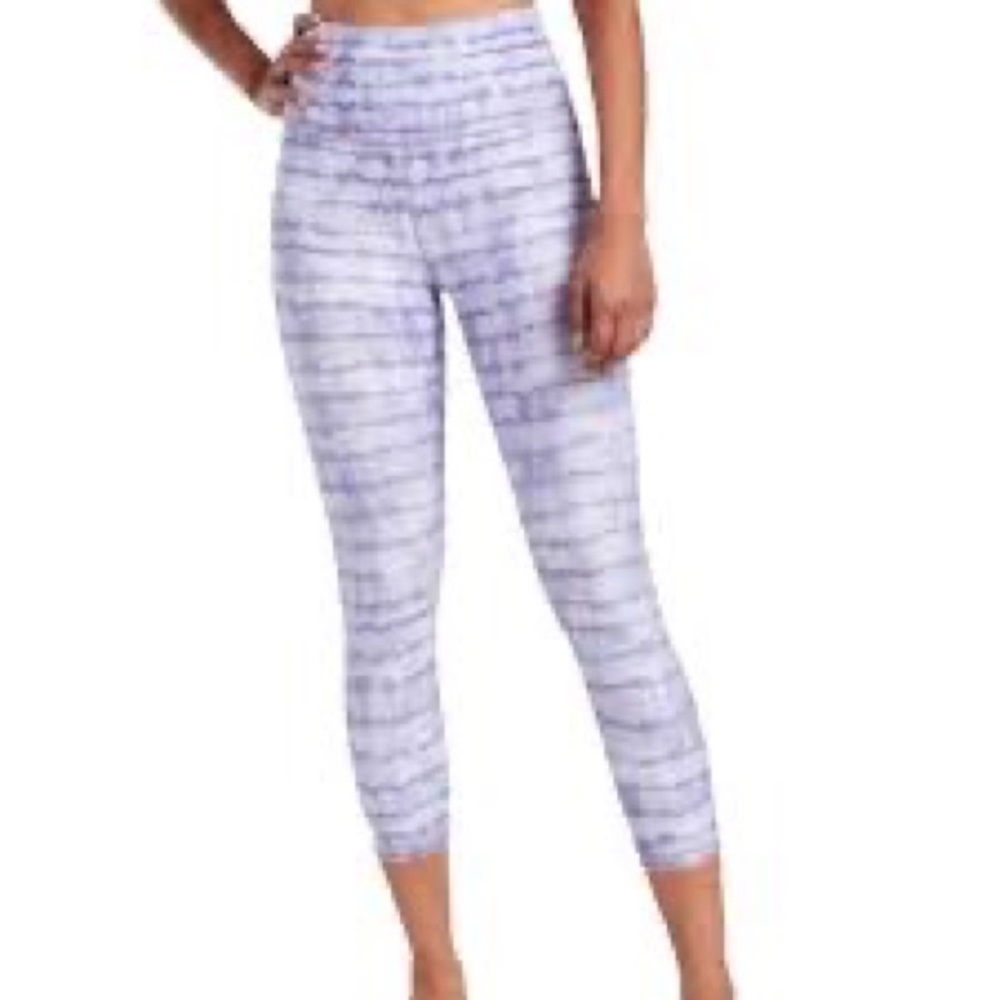 Athleta Elation Printed Capri SMALL Tahiti Dusk Purple Yoga Tight Quick Dry